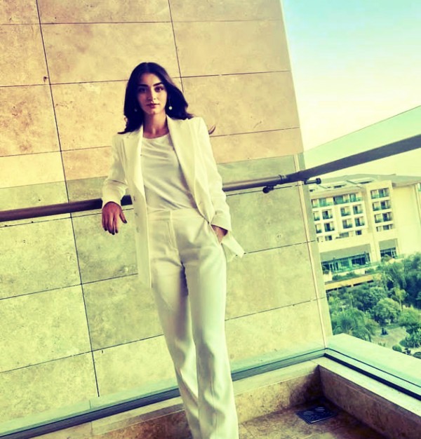 ما هو اسم الممثلة بالا الحقيقي بطلة مسلسل عثمان زوج بالا الحقيقي - الفنانة اوزجي تورير ويكيبيديا