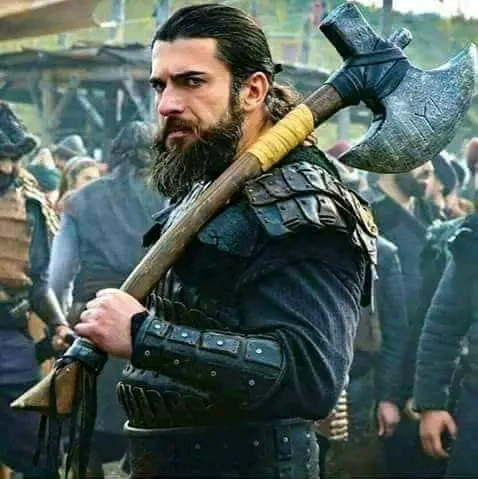 مختصر قصة العملاق تورغوت الب تاريخياً الحقيقية   #تورغوت_ألب_تورغوت_الب_تاريخياً    وقتاله مع أرطغرل ثم قتاله مع إبنه عثمان ثم حفيده أورخان .